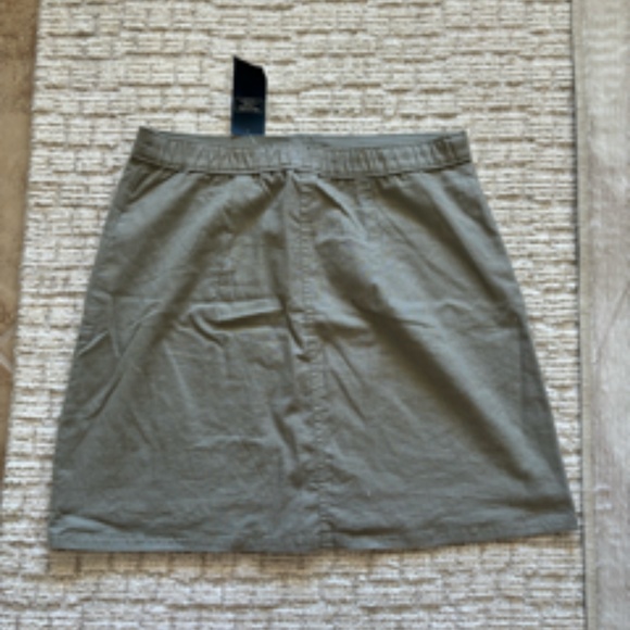 Abercrombie Skirt - Picture 2 of 2
